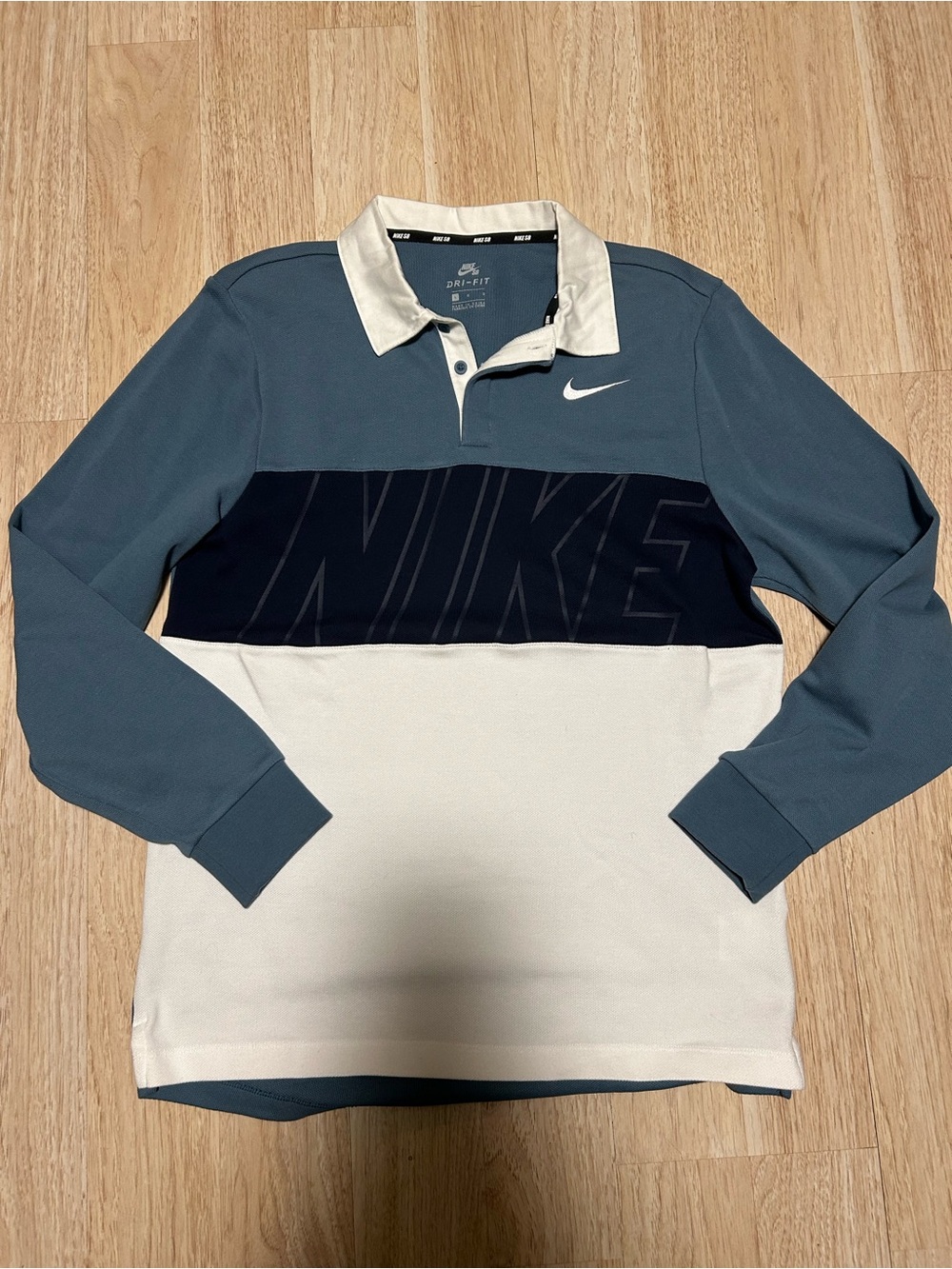 Nike SB Men’s Long Sleeve Polo Rugby style shirt size L